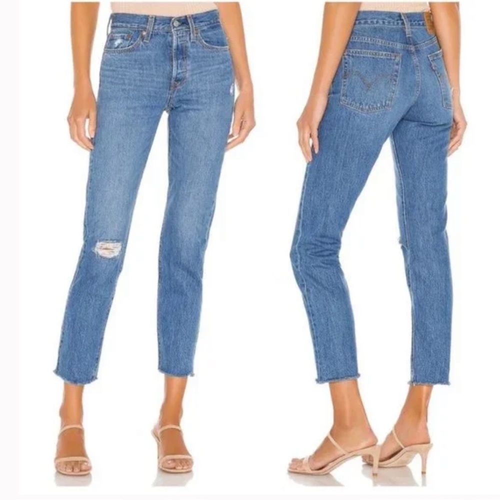 NWT Levi’s Premium Wedgie, Ram Hem, Distressing, Medium Wash, Sz 27